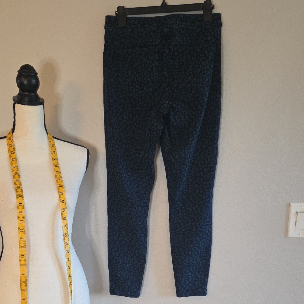 SPANX Navy Animal-Print Leggings Size Med EUC - Picture 7 of 8